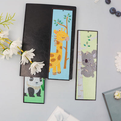 3Pcs de Marque-Pages en Cuir Girafe Animée, Panda et Koaka Broderie Diamant