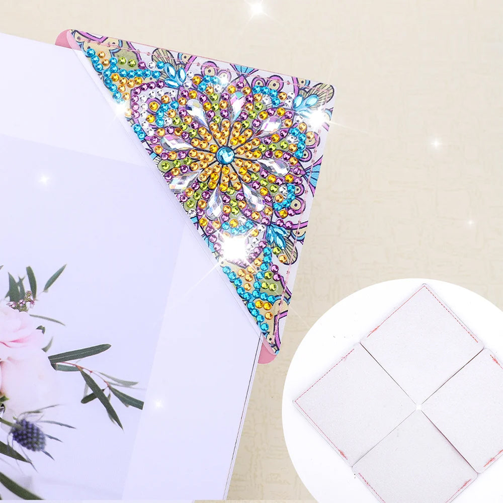 4Pcs de Marque-Pages avec Coins Protecteurs en PU Mandala Éblouissant Broderie Diamant