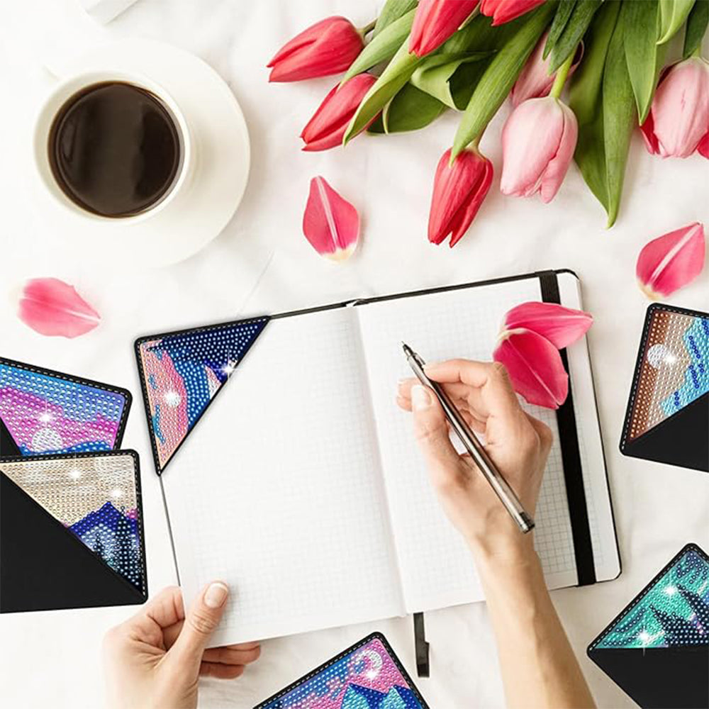 8Pcs de Marque-Pages Avec Coins Protecteurs en PU Montagne et Lune Broderie Diamant