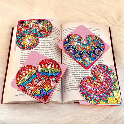 4Pcs de Marque-Pages Avec Coins Protecteurs en PU Mandala de Forme de Cœur Rouge Broderie Diamant