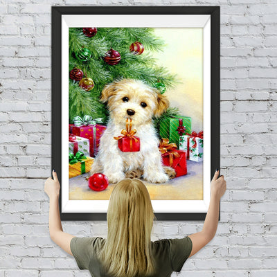 Chiot Bouclé de Noël Portant un Cadeau Broderie Diamant
