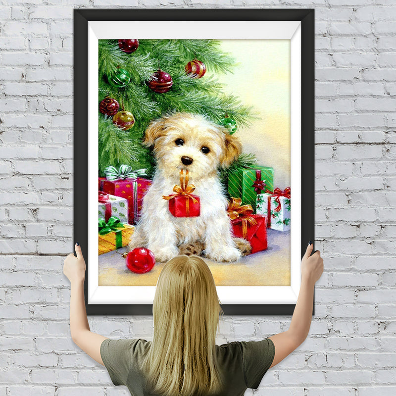Chiot Bouclé de Noël Portant un Cadeau Broderie Diamant