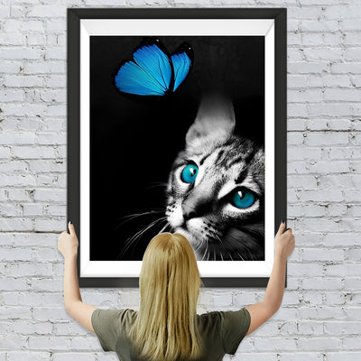 Chaton Rayé et Papillon Bleu Broderie Diamant