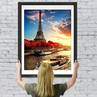 Tour Eiffel et la Seine Broderie Diamant