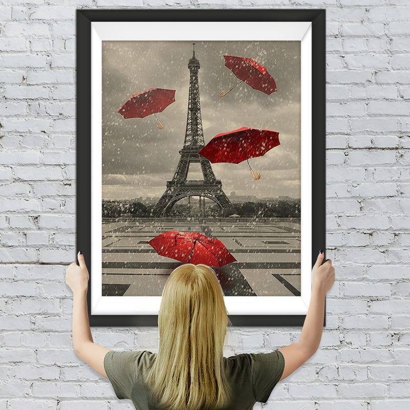 Eiffel sous la Pluie avec un Parapluie Rouge Broderie Diamant