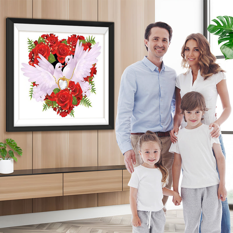 Colombes Couple avec une Couronne de Roses Rouges Broderie Diamant
