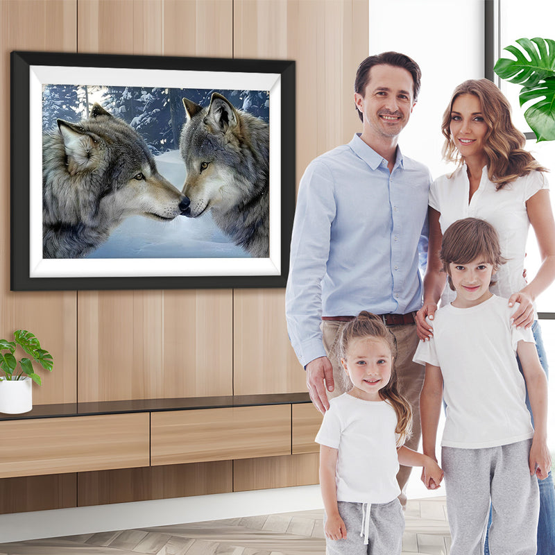 Deux Loups Gris Se Touchant le Nez Broderie Diamant