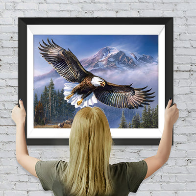 Aigle en Forêt et Montagnes Enneigées Broderie Diamant
