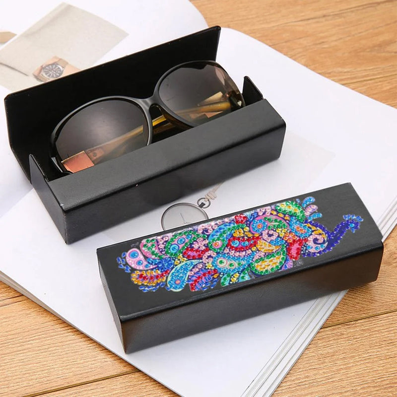 Étui de Rangement pour Lunettes en Cuir Paon Coloré Broderie Diamant