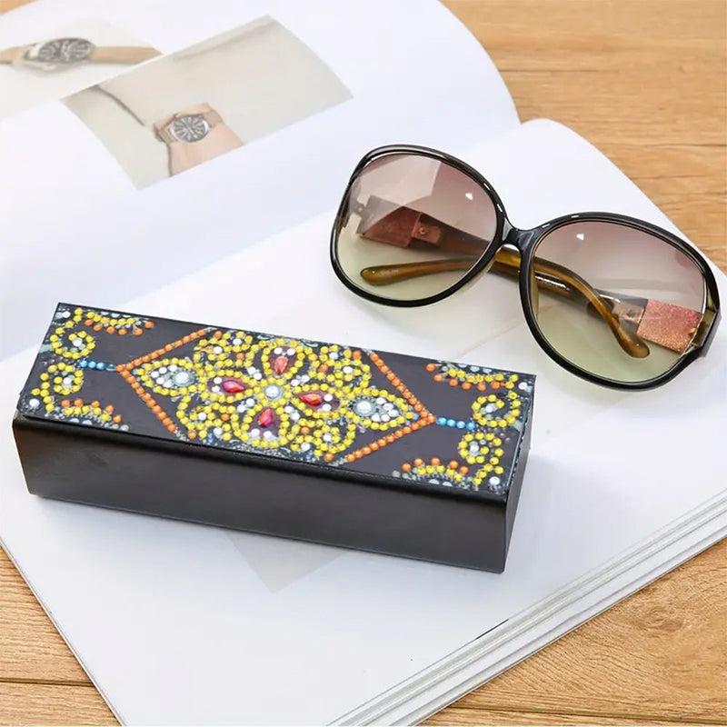 Étui de Rangement pour Lunettes en Cuir Mandala Doré Broderie Diamant