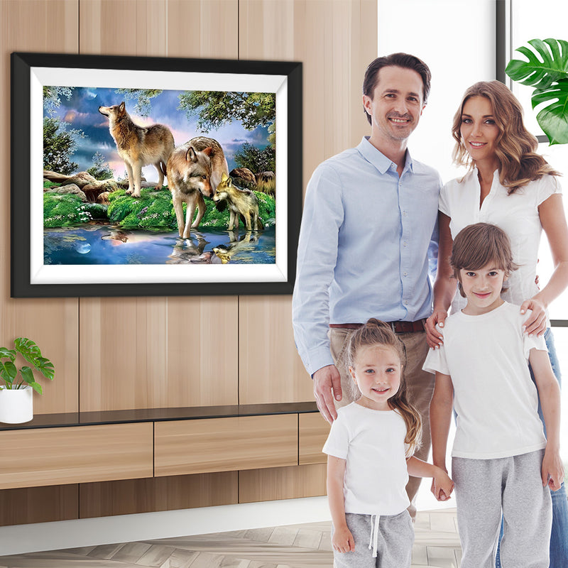 Famille de Trois Loups au Bord du Lac Broderie Diamant