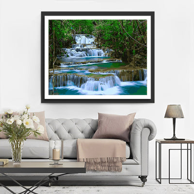 Cascade dans les Montagnes Broderie Diamant
