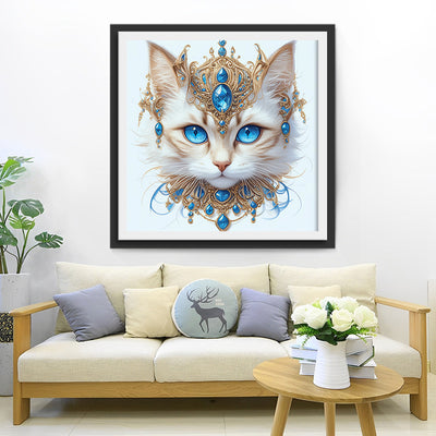 Chat aux Yeux Bleus Portant des Bijoux Broderie Diamant