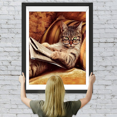 Chat Lit le Journal Broderie Diamant