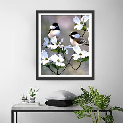 Deux Oiseaux sur une Branche de Fleurs Blanches Broderie Diamant