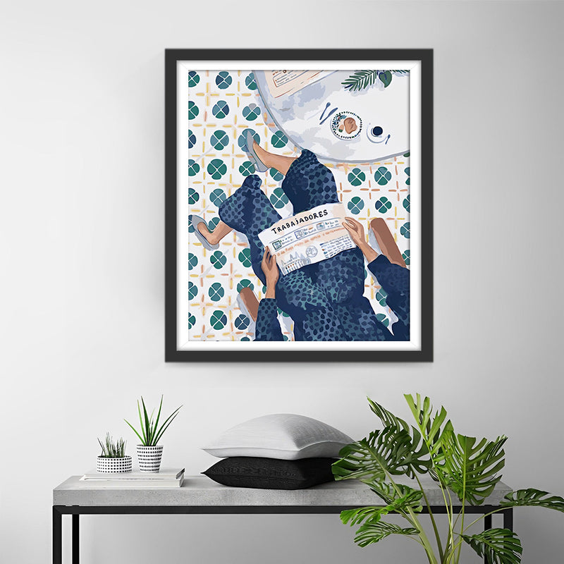 Femme Lisant le Journal Broderie Diamant