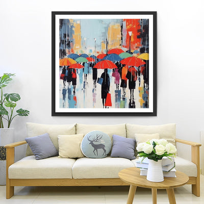 Foule de Personnes Tenant des Parapluies Broderie Diamant