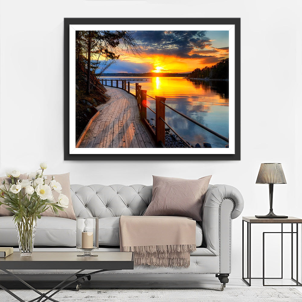 Le Couloir en Bois au Bord du Lac au Coucher du Soleil Broderie Diamant