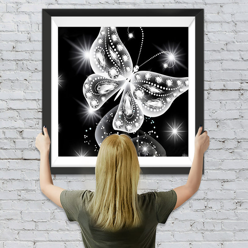 Papillon Blanc et Noir Broderie Diamant