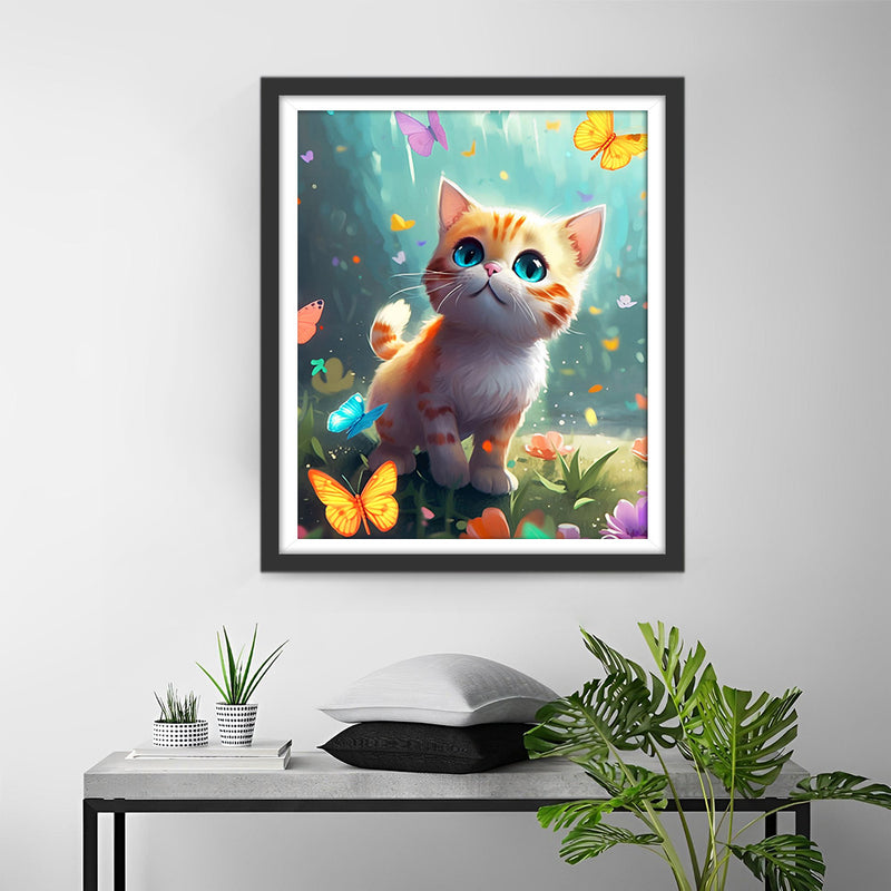 Petit Chat Orange Chassant des Papillons Broderie Diamant