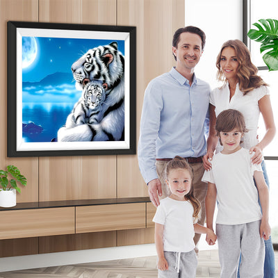 Tigre Blanc et Son Enfant sous la Lune Claire Broderie Diamant