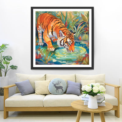 Tigre Buvant dans la Forêt Broderie Diamant