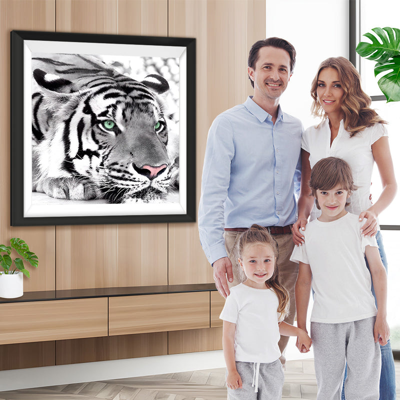 Tigre Couché sur le Ventre Broderie Diamant