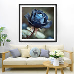 Une Rose Bleue aux Gouttes de Rosée Broderie Diamant