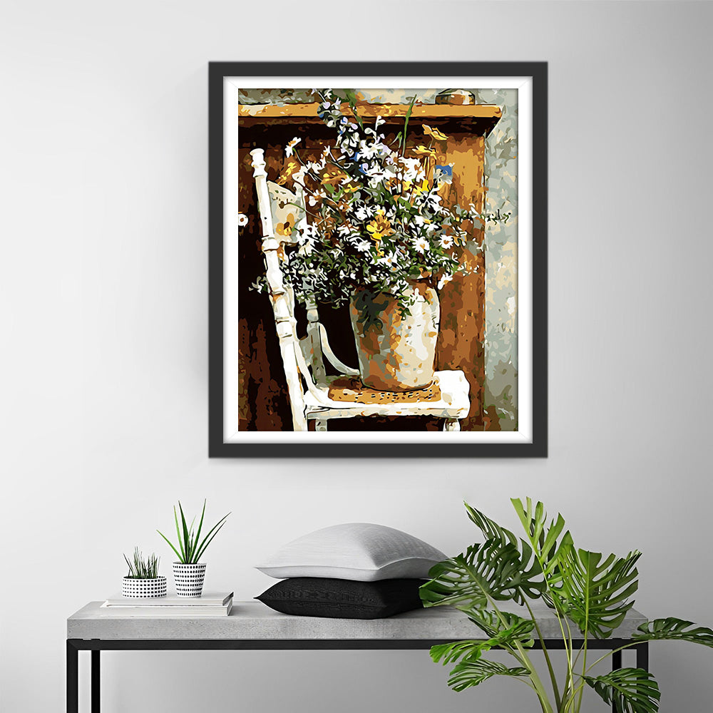 Vase de Marguerites sur Chaise Broderie Diamant