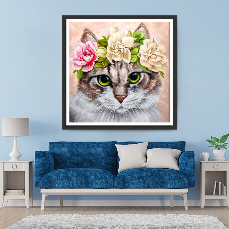 Chat aux Yeux Verts avec Couronne de Roses Broderie Diamant