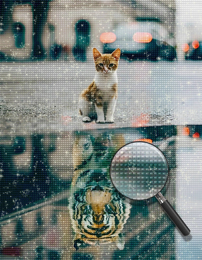 Chaton Orange et Tigre dans le Reflet dans l'Eau Broderie Diamant