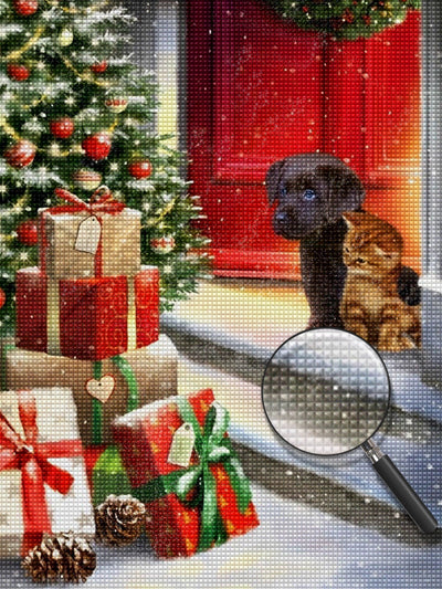 Chiot Noir et Chaton Orange Regardant les Cadeaux sous le Sapin de Noël Broderie Diamant