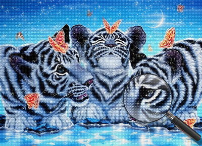 Trois Petits Tigres Blancs et des Papillons Broderie Diamant