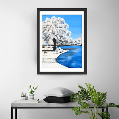 Arbres Argentés et Lac Broderie Diamant