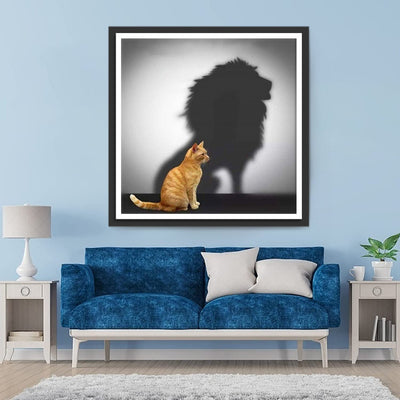 Chat Orange et l'Ombre d'un Lion Broderie Diamant