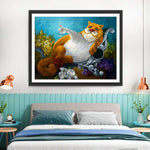 Chat Paresseux Assis sur Chaise Longue Sirotant du Champagne Broderie Diamant