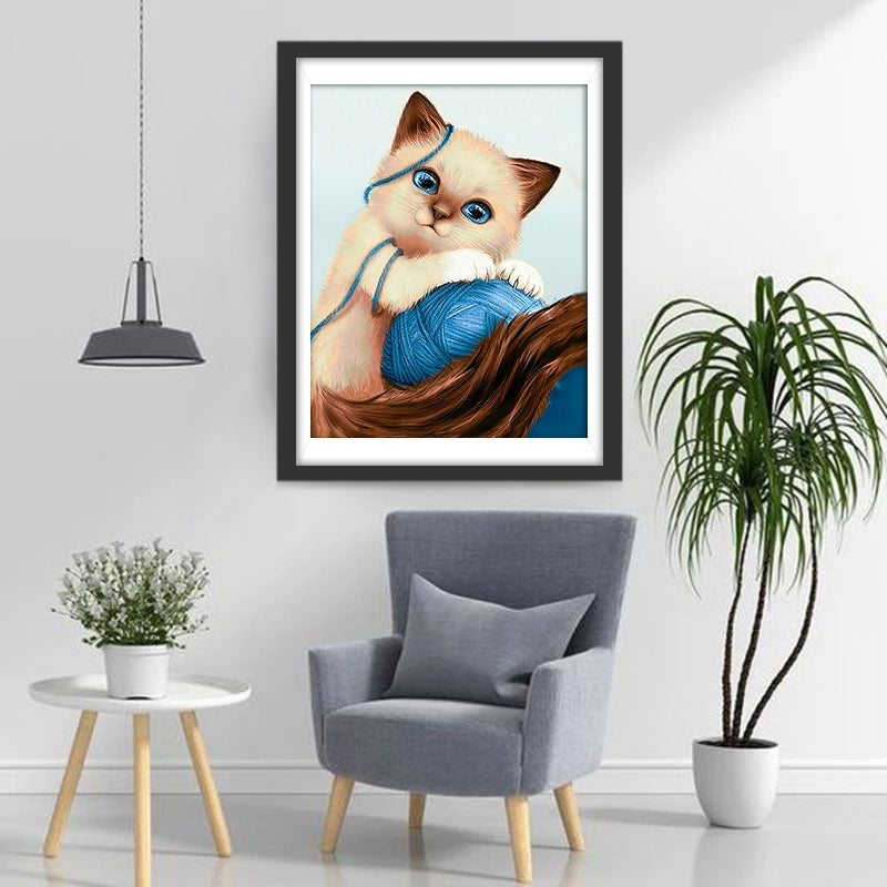 Chat Ragdoll Jouant avec une Pelote de Laine Broderie Diamant