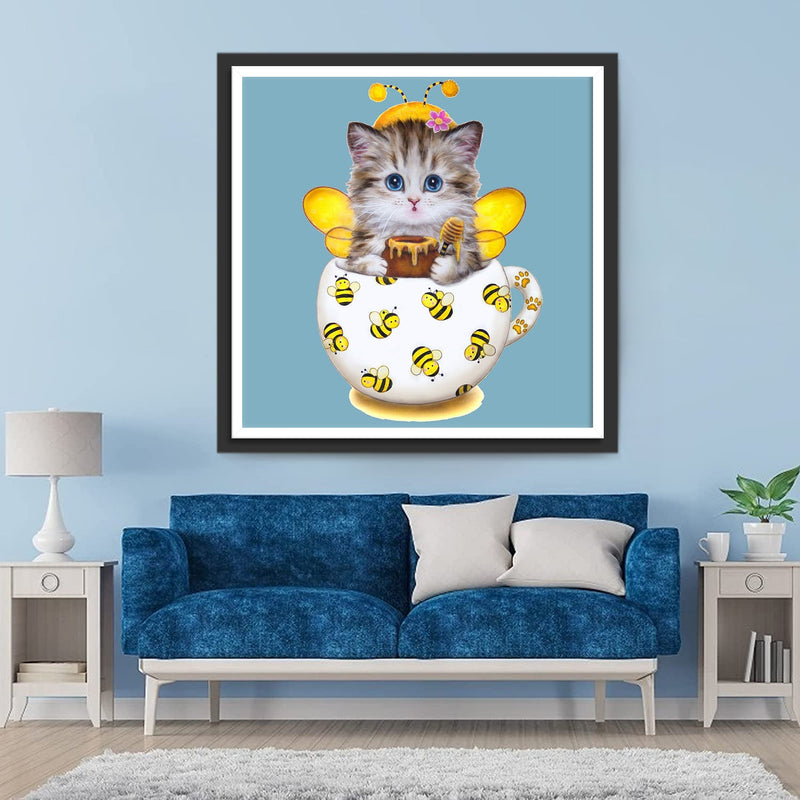 Chaton Abeille dans le Mug Broderie Diamant