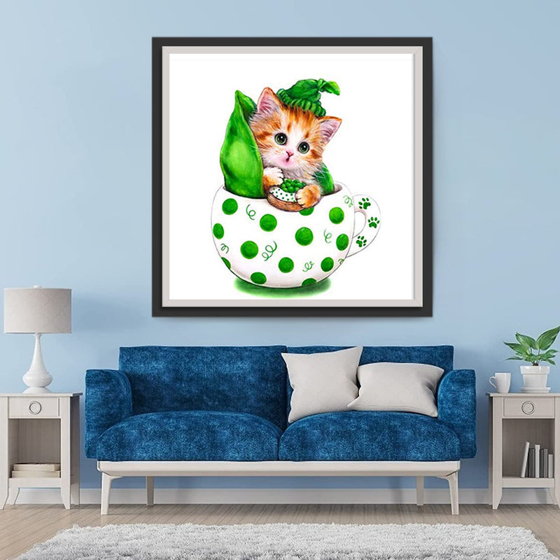 Chaton au Petit Pois dans le Mug Broderie Diamant