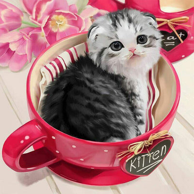 Chaton Mignon dans le Mug Rouge Broderie Diamant