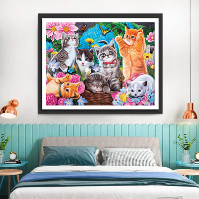Chatons Jouant dans le Jardin Broderie Diamant