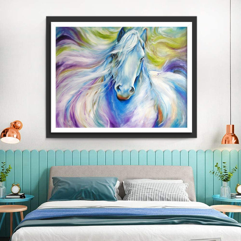 Cheval Blanc à la Crinière en Couleur d&