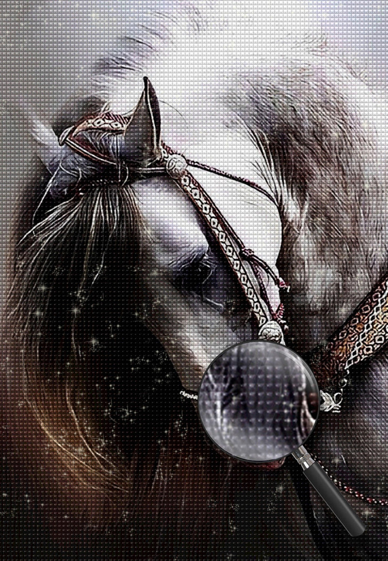 Cheval Blanc à la Crinière Longue Broderie Diamant