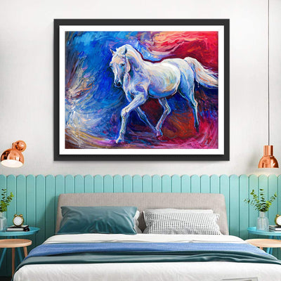 Cheval Blanc avec Décor Bleu et Rouge Broderie Diamant