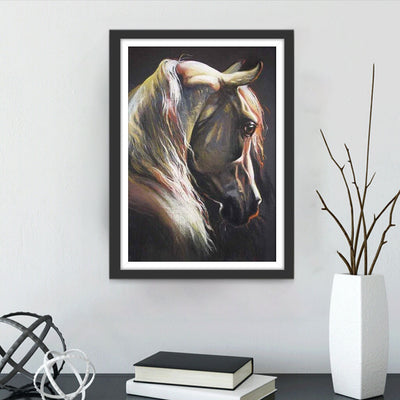 Cheval Blanc et la Lumière Rose Broderie Diamant