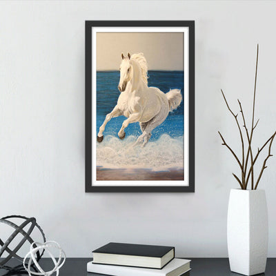 Cheval Blanc Jouant dans la Mer Broderie Diamant
