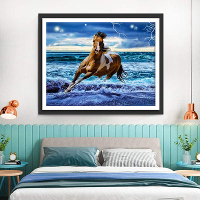 Cheval Brun et Blanc dans la Mer Broderie Diamant