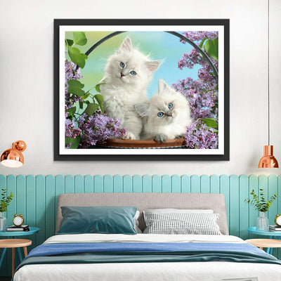 Deux Chats Blancs et Lavandes Broderie Diamant