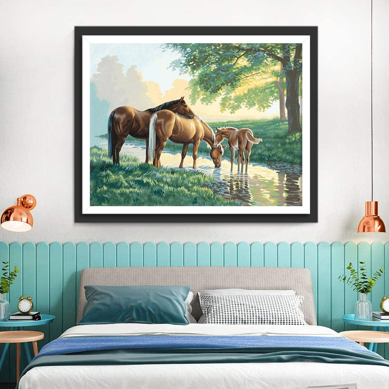 Famille de Chevaux et le Ruisseau Broderie Diamant