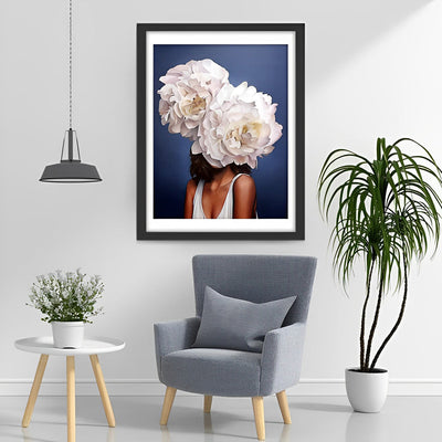 Femme et Fleurs Blanches Broderie Diamant